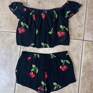Cherry shorts/crop set